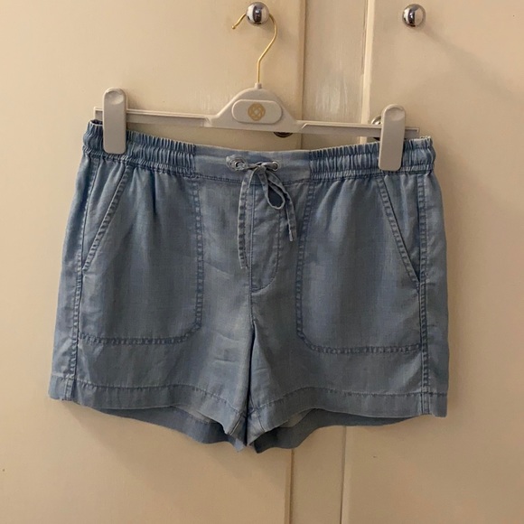 Vince Camuto Pants - Chambray Paperbag Shorts Size XS Like New Vince Camuto